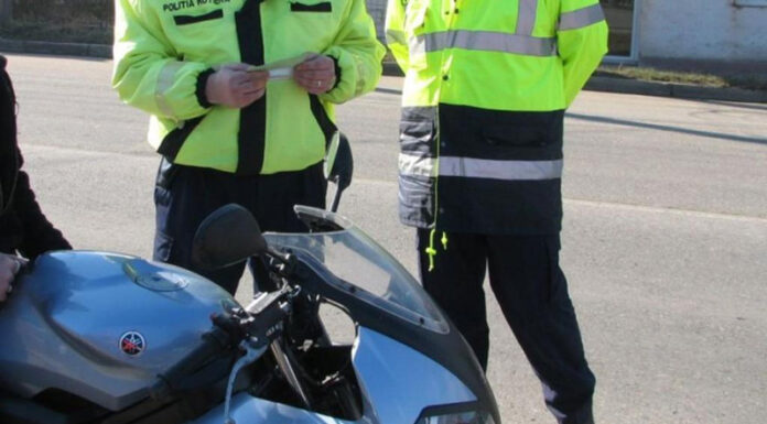 Minor prins conducând, pe drumurile publice, o motocicletă furată și neînmatriculată