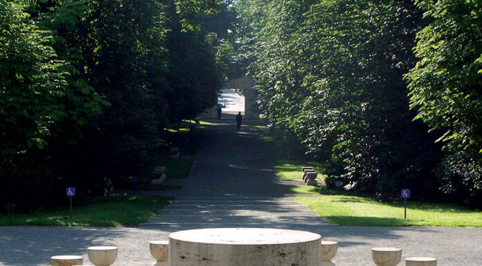 Lucrări de întreținere la Ansamblul „Calea Eroilor”