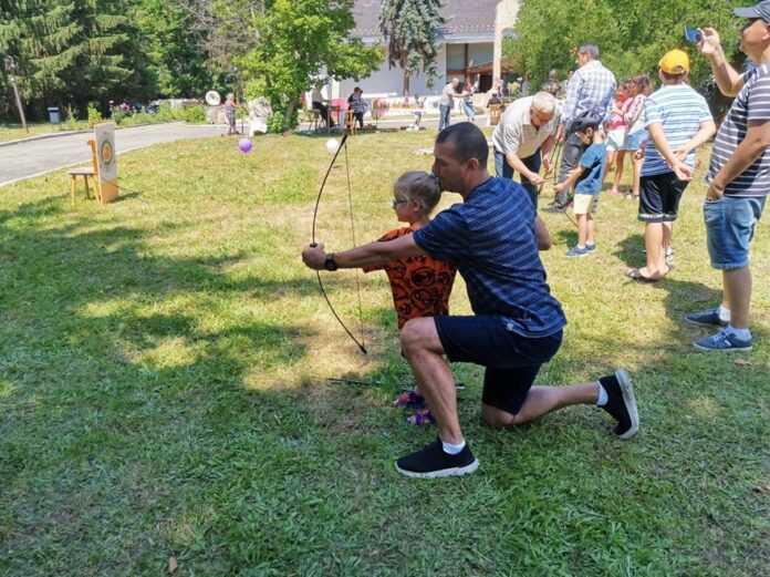 Copiii, veselia și tirul cu arcul – în centrul a două evenimente culturale de marcă din județul Gorj