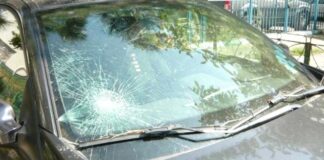 Răzbunare cu parbriz spart și amenințări pe Facebook