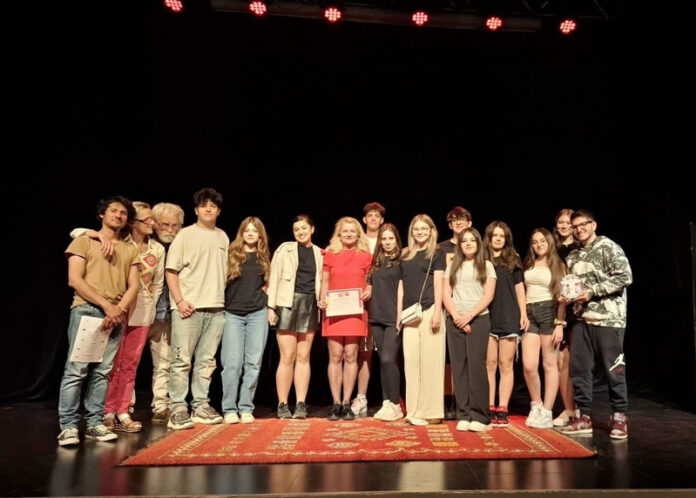 Trupa de teatru francofon a CNTV Târgu Jiu, premiată în Franța