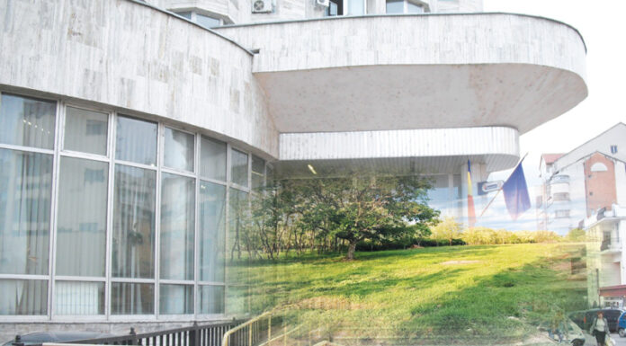 Teren cu litigii, scos la vânzare pentru a șaptea oară de Fiscul gorjean