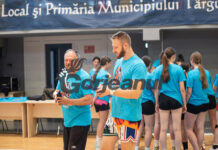 Directorul Academiei Române de Baschet, alături de antrenorii gorjeni la Târgu Jiu
