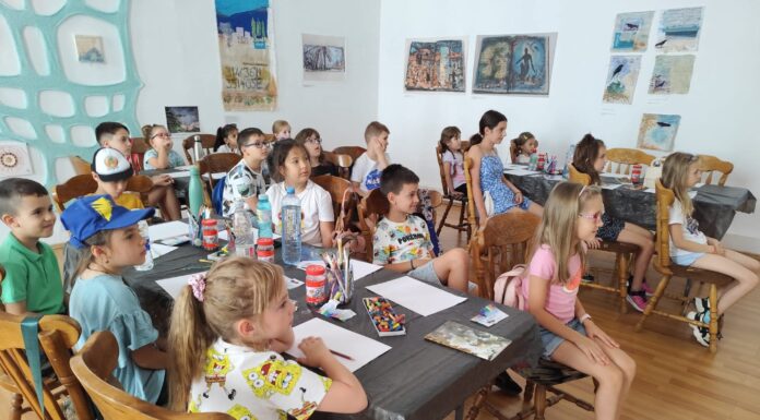 Povești, ilustrații și istorie, la atelierul de creație de la Muzeul Județean Gorj