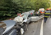 FOTO: Șapte victime în urma accidentului de pe Defileul Jiului