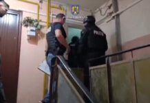VIDEO: Percheziții în Gorj într-un dosar de proxenetism și camătă