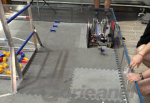 Lupte cu roboți la mall!