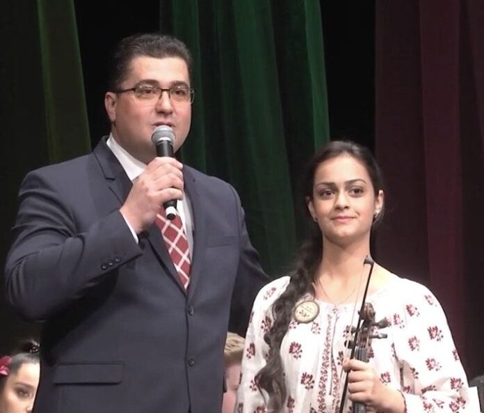 Un 10 pentru bunica: povestea emoționantă a unei eleve din Gorj