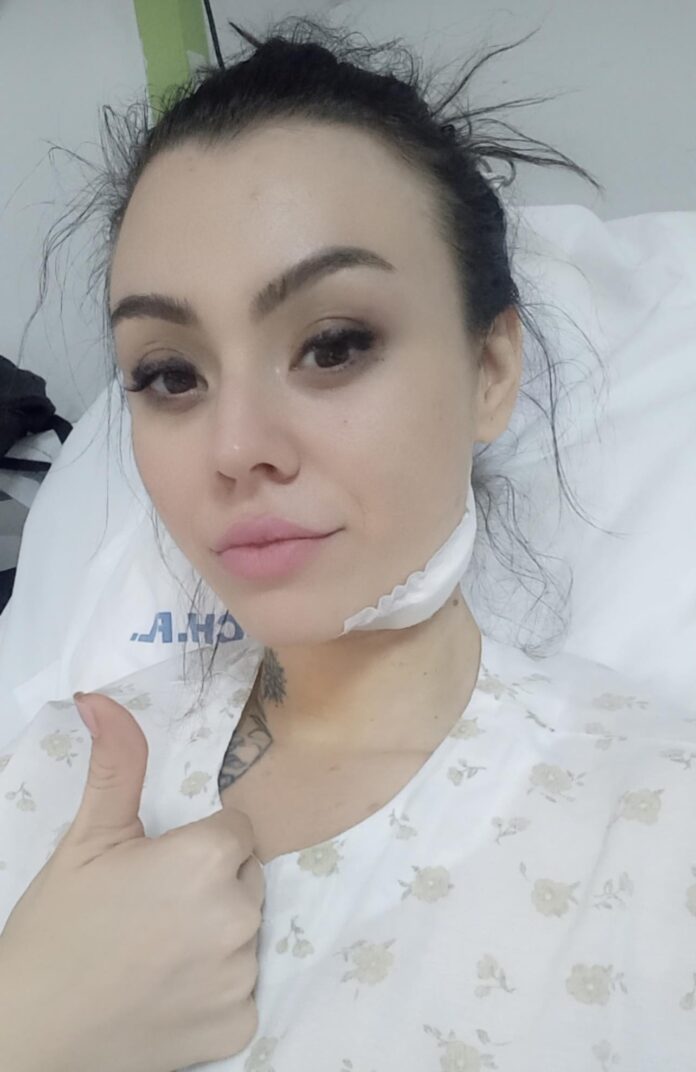 O tânără din Târgu Jiu luptă cu o boală rară și severă: ”Nu mai pot singură…”