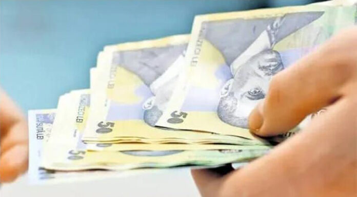 Reținuți după ce au intrat în casa unui târgujian și i-au furat banii din living