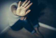 Tânără îmbrâncită de iubit, după ce i-a reproșat că nu are grijă de hamsteri