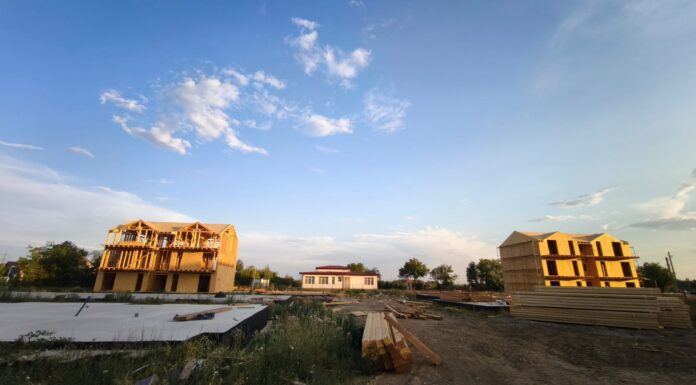 Primarul Romanescu: Primele familii se vor muta în locuințele din zona Narciselor