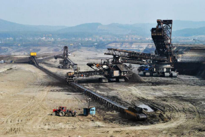 Se extind două cariere miniere ale CEO