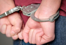 Reținut după ce și-a distrus brățara de monitorizare electronică