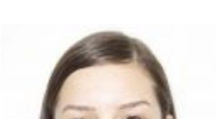 O fată de 16 ani a fost dată dispărută, după ce a plecat de acasă cu prietenul ei