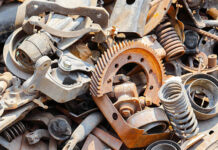 Doi bărbați din Gorj, cercetați pentru evaziune fiscală după ce au vândut fier vechi