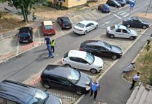 Intervențiile canaliștilor de la APAREGIO Gorj S.A., îngreunate de autoturismele parcate pe gurile de canalizare