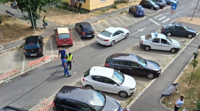 Intervențiile canaliștilor de la APAREGIO Gorj S.A., îngreunate de autoturismele parcate pe gurile de canalizare