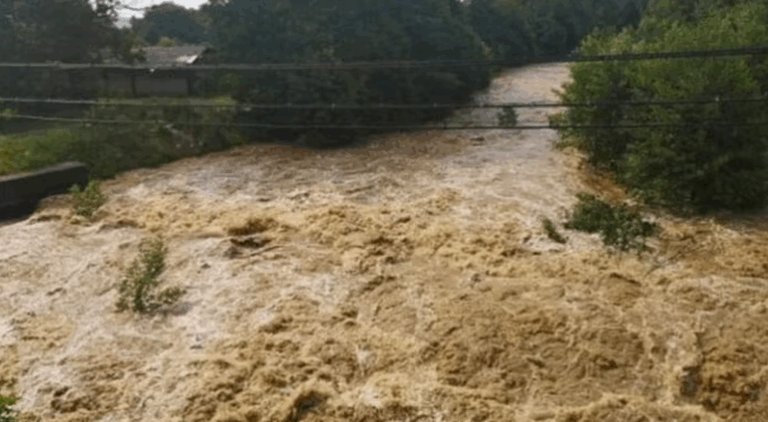 Pericol de inundații în Gorj. Zonele vizate de cod galben