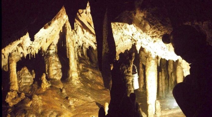 În aceste zile de caniculă – Hai-hui, prin Lumea lui Hades