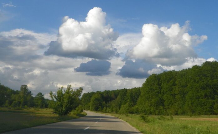 Atitudini estivale – În umbra Pietrei Cloșanilor