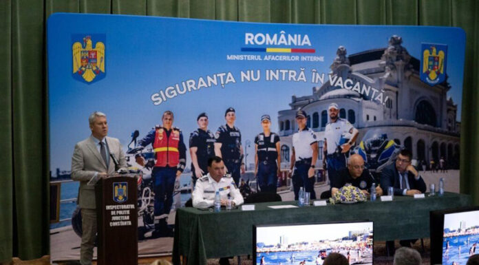 Doi polițiști din Gorj, delegați la mare