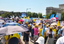 Protest al sindicaliștilor din Educație în fața Parlamentului. Participă și cadre didactice din Gorj