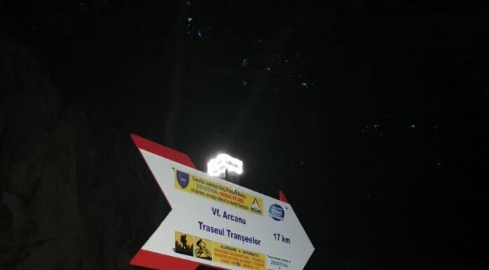 Stâlpi cu lămpi solare pe traseele turistice