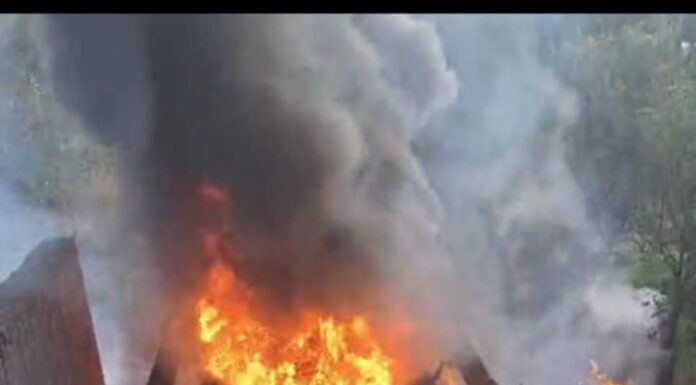 Un transportor cu bandă a luat foc la Cariera Pinoasa!