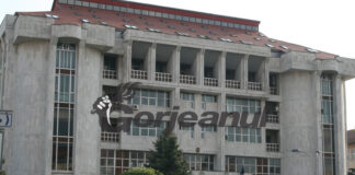 Bărbatul care și-a incendiat soția rămâne în arest