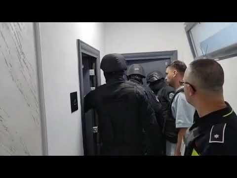 Decizie după reținere pentru 24 de ore, pentru tinerii acuzați de cămătărie și șantaj