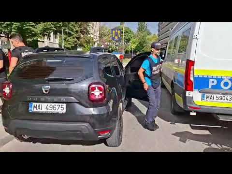 Brățări electronice pentru doi bărbați din Rovinari acuzați că au trimis femei la prostituție în Germania