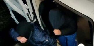 Reținuți după ce au furat banii din casa unui târgujian