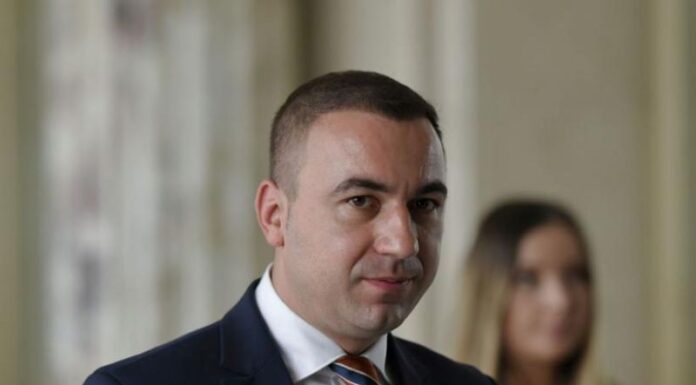 Închiderea centralelor pe cărbune crește prețurile la curent cu 30%