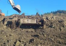 Surpările de taluz din carierele miniere, ținute sub tăcere de șefii CEO. Încă un utilaj îngropat!