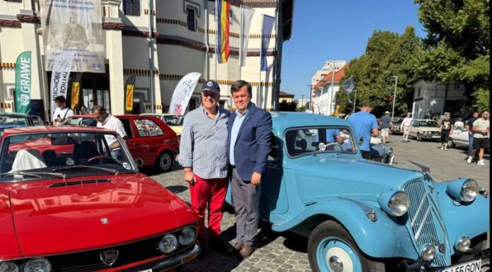 Retro Rally pe drumurile din Gorj cu Tăriceanu la volan și Romanescu la start!