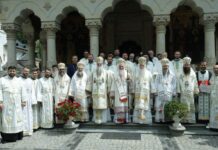 Conotaţia teologică a Hramului «Schimbarea la Faţă a Domnului», de la Mănăstirea Lainici, Gorj – ,,În această zi binecuvântată a «Schimbării la Faţă», când suntem în comuniune la Sfânta Liturghie, să ne întoarcem la casele noastre şi să vedem Lumina cea minunată”!