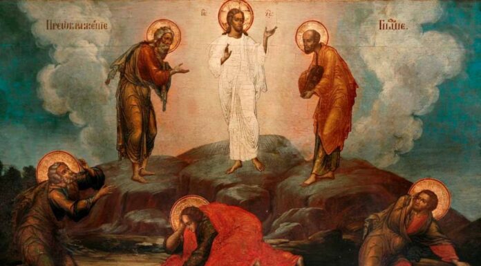 Minunea negrăită a Praznicului «Schimbarea la Faţă a Domnului» – ,,Schimbatu-Te-ai la Faţă în munte, Hristoase Dumnezeule, arătând ucenicilor Tăi Slava Ta, pe cât li se putea. Strălucească şi nouă, păcătoşilor, lumina Ta cea pururea fiitoare, pentru rugăciunile Născătoarei de Dumnezeu, Dătătorule de lumină, slavă Ţie”!