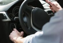Tânăr din Ciuperceni, condamnat după ce a fost prins conducând fără permis și cu numere false