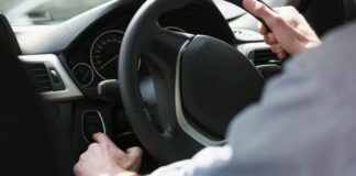 Tânăr din Ciuperceni, condamnat după ce a fost prins conducând fără permis și cu numere false