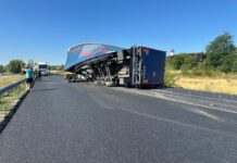 Autotren răsturnat pe centura Severinuluui