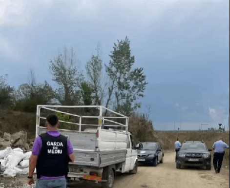 Amendat și cu mașina confiscată