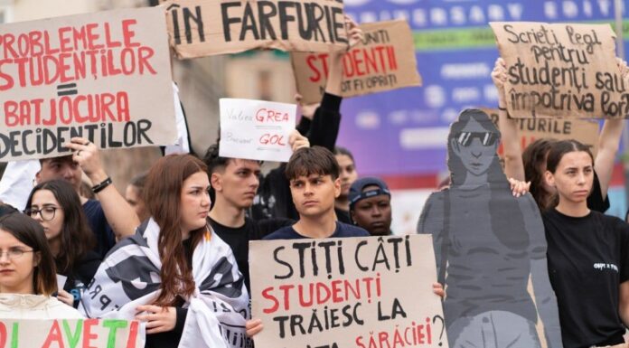Studenții nu renunță la proteste. Ministrul Educației îi trimite la muncă