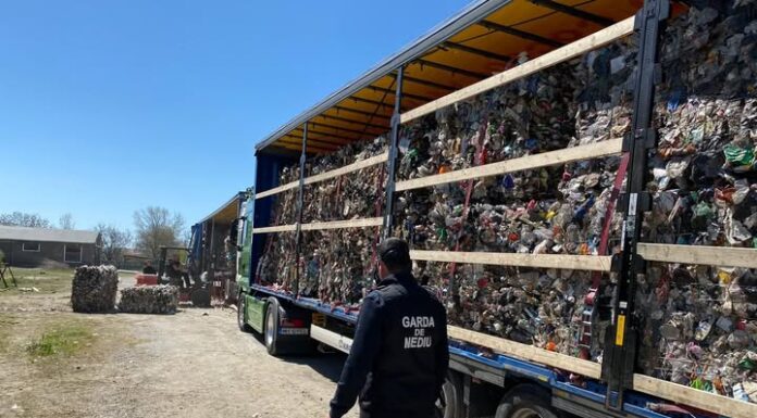Transport ilegal de deșeuri depistat la Drăguțești
