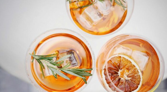 Cele mai noi cocktail-uri pe care să le încerci acasă