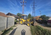 Apă ,,la negru” pe o stradă din Târgu Jiu