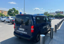 Prinși în timp ce furau din nou din supermarket