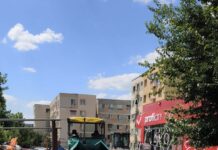 Lucrări de asfaltare într-un nou cartier din Târgu Jiu