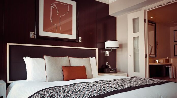 Cum poți redecora rapid o cameră folosind tapetul