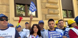 VIDEO: Vocea profesorilor din Gorj răsună la București. Protestele continuă în fața Ministerului Educației